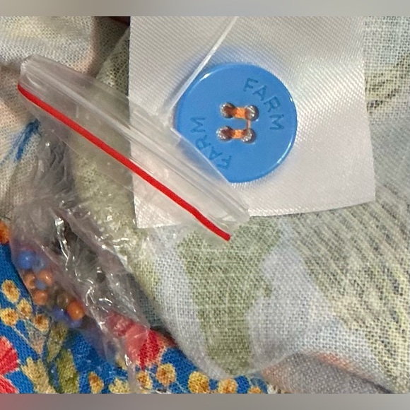 NWT Farm Rio Stitched Garden Blue Shorts Romper Blue Floral One Piece Small - Picture 11 of 12